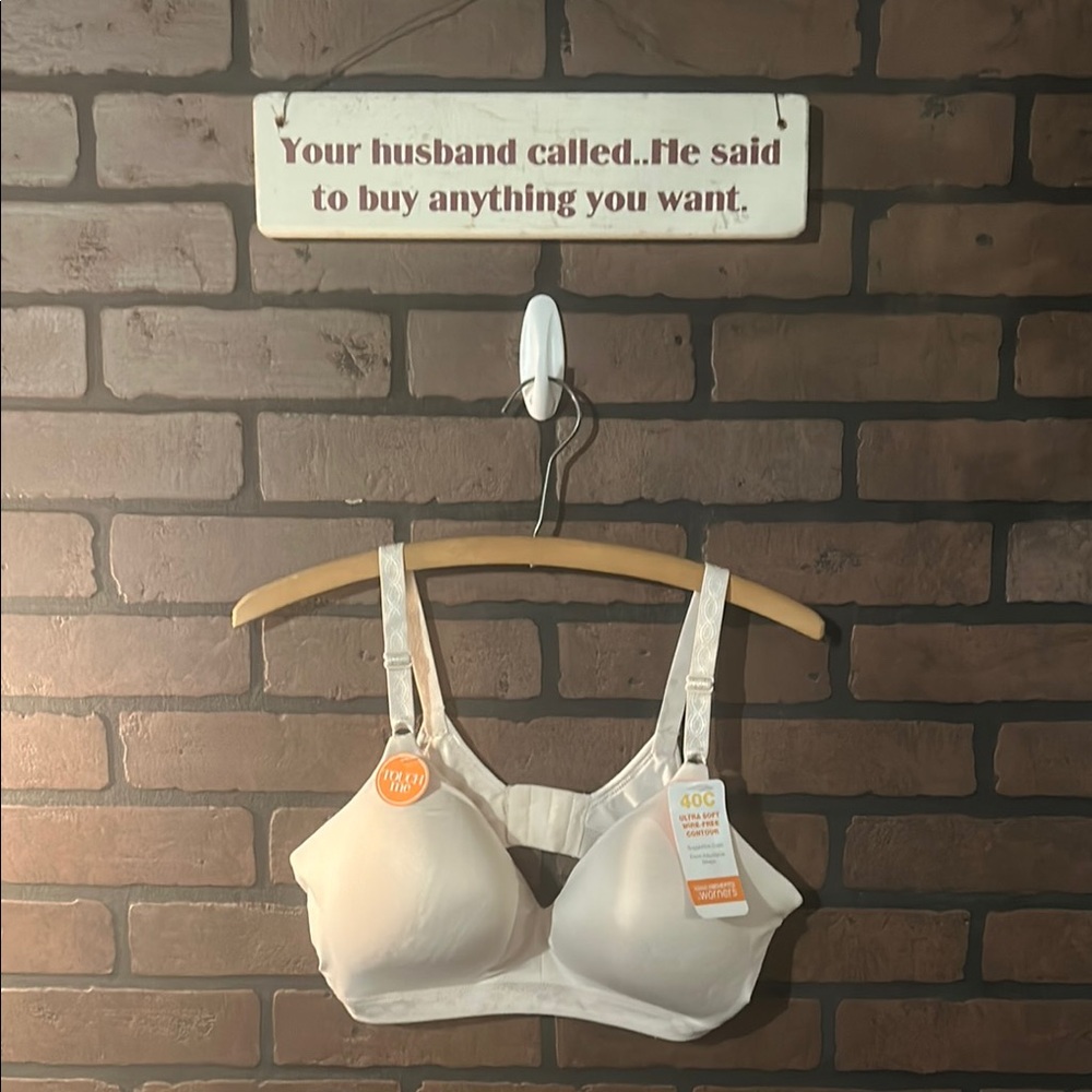NWT Warners Full-Coverage Bra